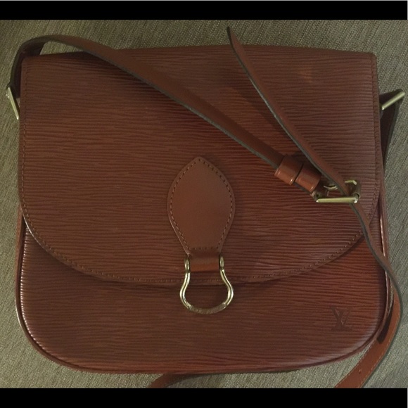 Meet your Posher, Marie ❤️ - Picture 2 of 2